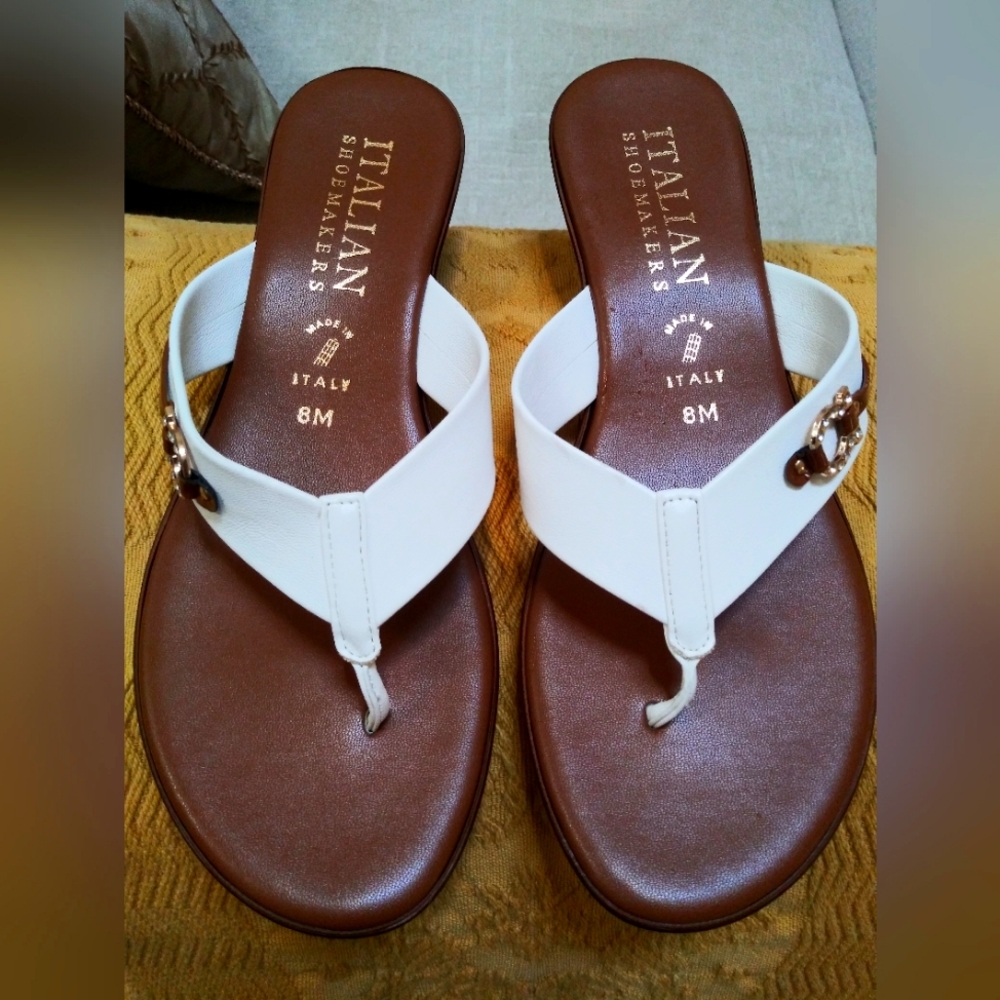 ITALIAN SHOEMARKERS WHITE THONG SANDLES